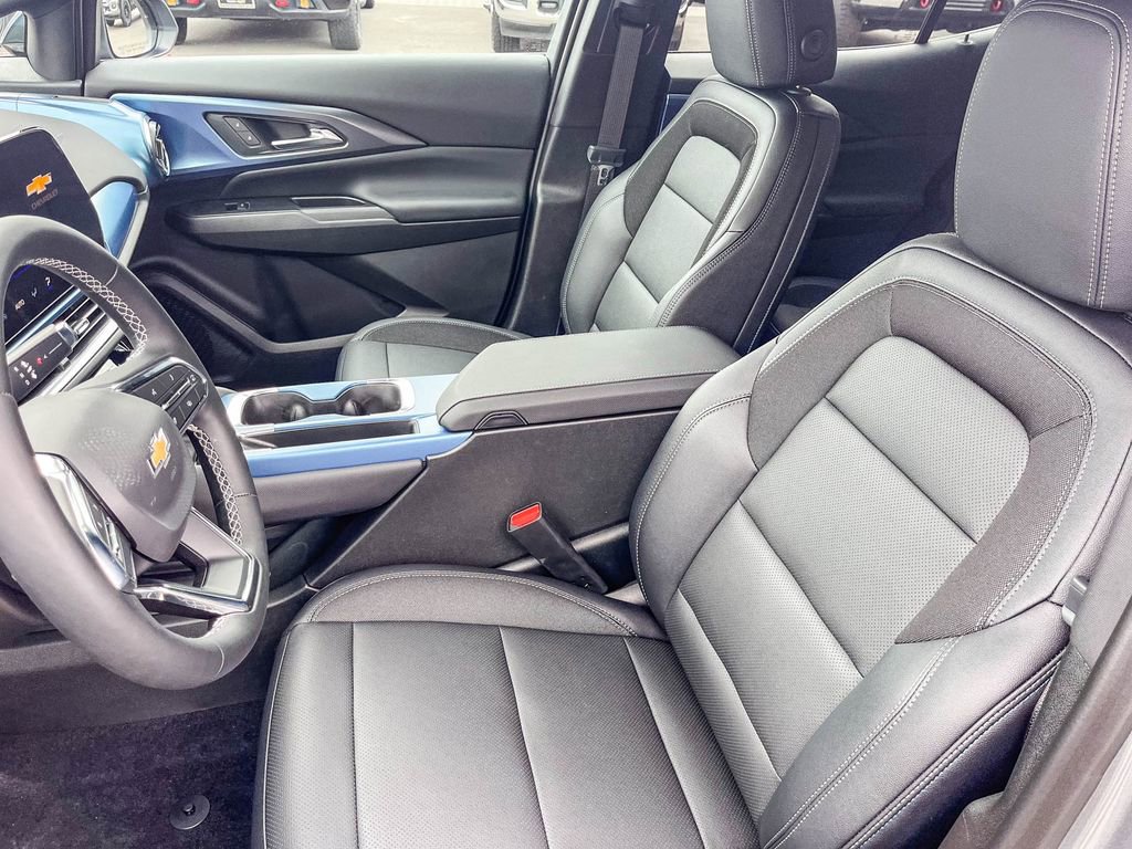 New 2026 Chevrolet Equinox EV LT image 16