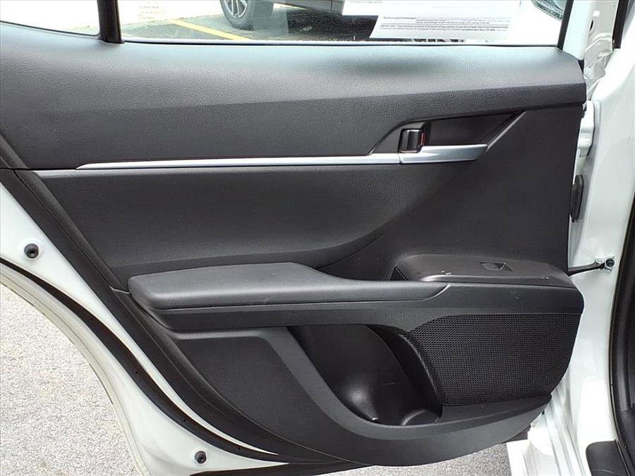 Used 2023 Toyota Camry SE image 29