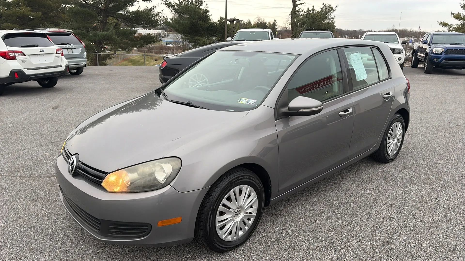 Used 2010 Volkswagen Golf 4-Door image 21