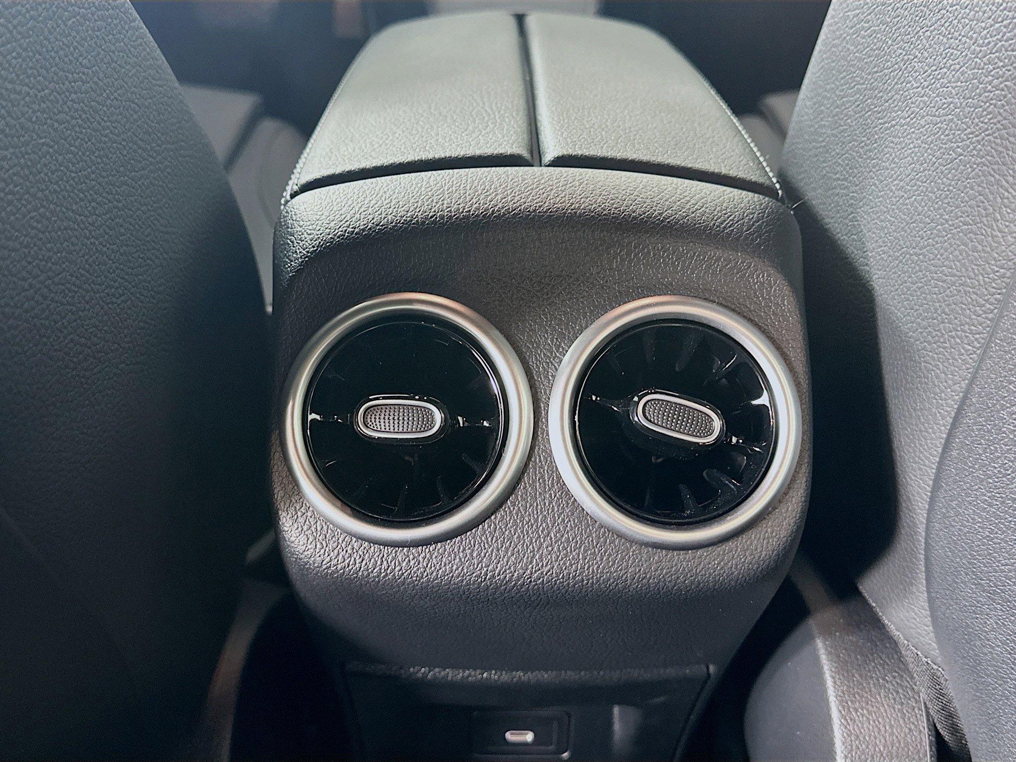 Certified 2025 Mercedes-Benz CLA 250 4MATIC image 33