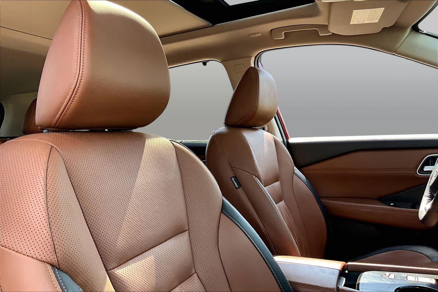 Used 2024 Nissan Rogue Platinum w/ Platinum Premium Package FWD image 9