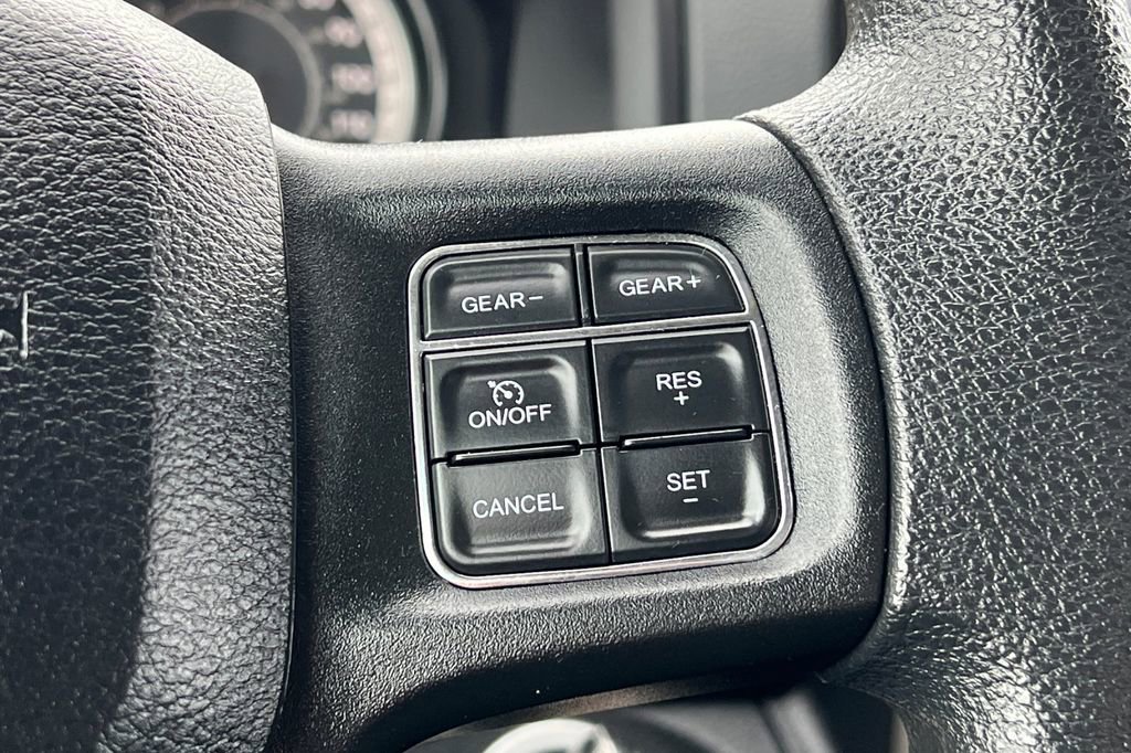 Used 2018 RAM 1500 Classic SLT image 23