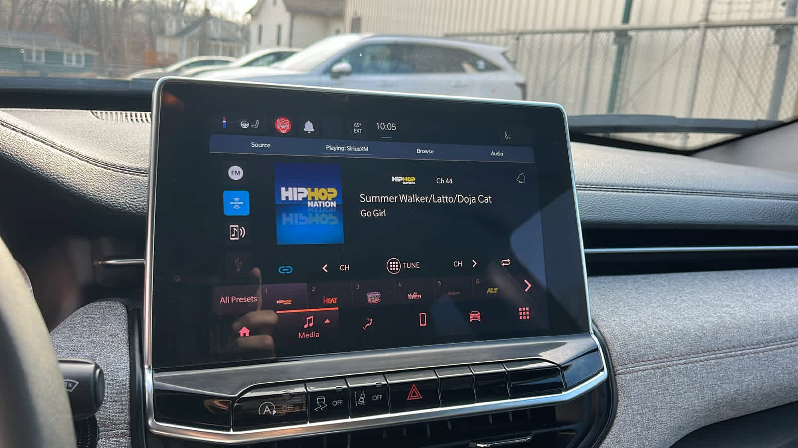 Used 2024 Jeep Compass Latitude image 17