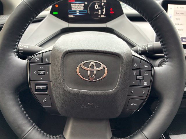 Used 2026 Toyota Prius XLE FWD image 40