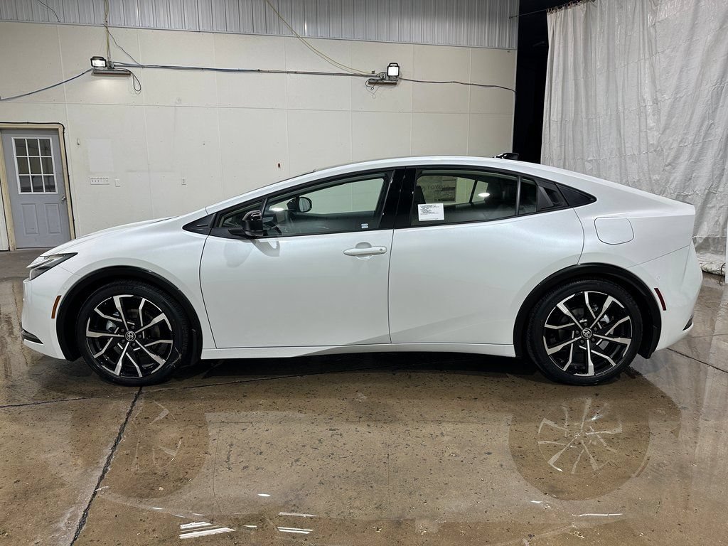 New 2026 Toyota Prius Plug-In Hybrid w/ Limited Premium Package FWD image 9