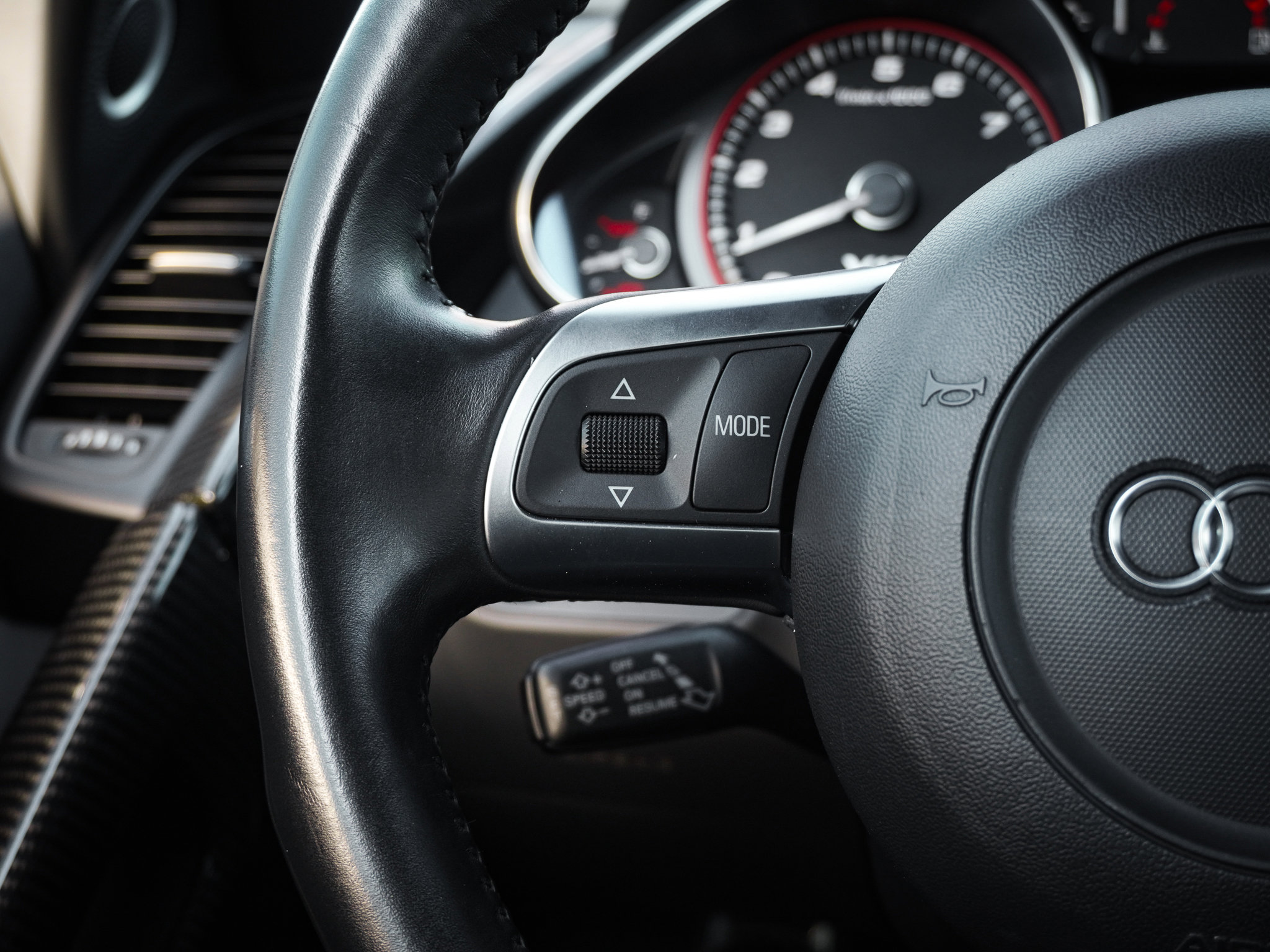 Used 2010 Audi R8 V10 image 22