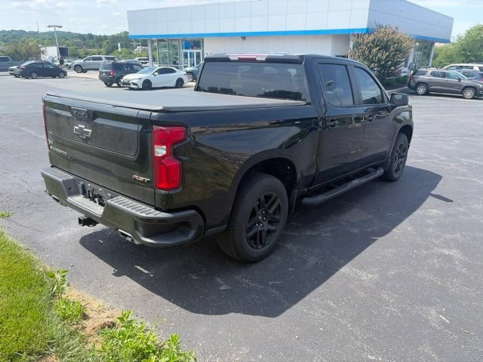 Certified 2023 Chevrolet Silverado 1500 RST w/ Z71 Off-Road Package AWD/4WD image 6