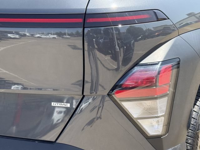 Used 2024 Hyundai Kona SEL AWD/4WD image 6