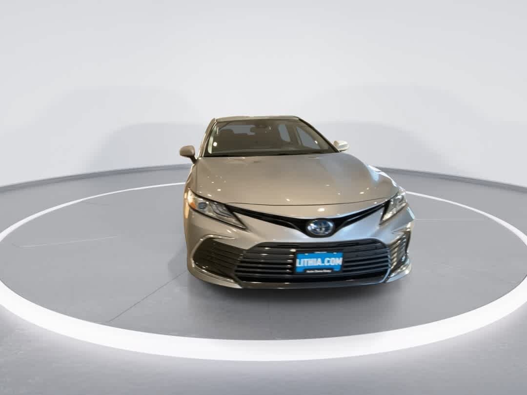 Used 2024 Toyota Camry XLE FWD image 3