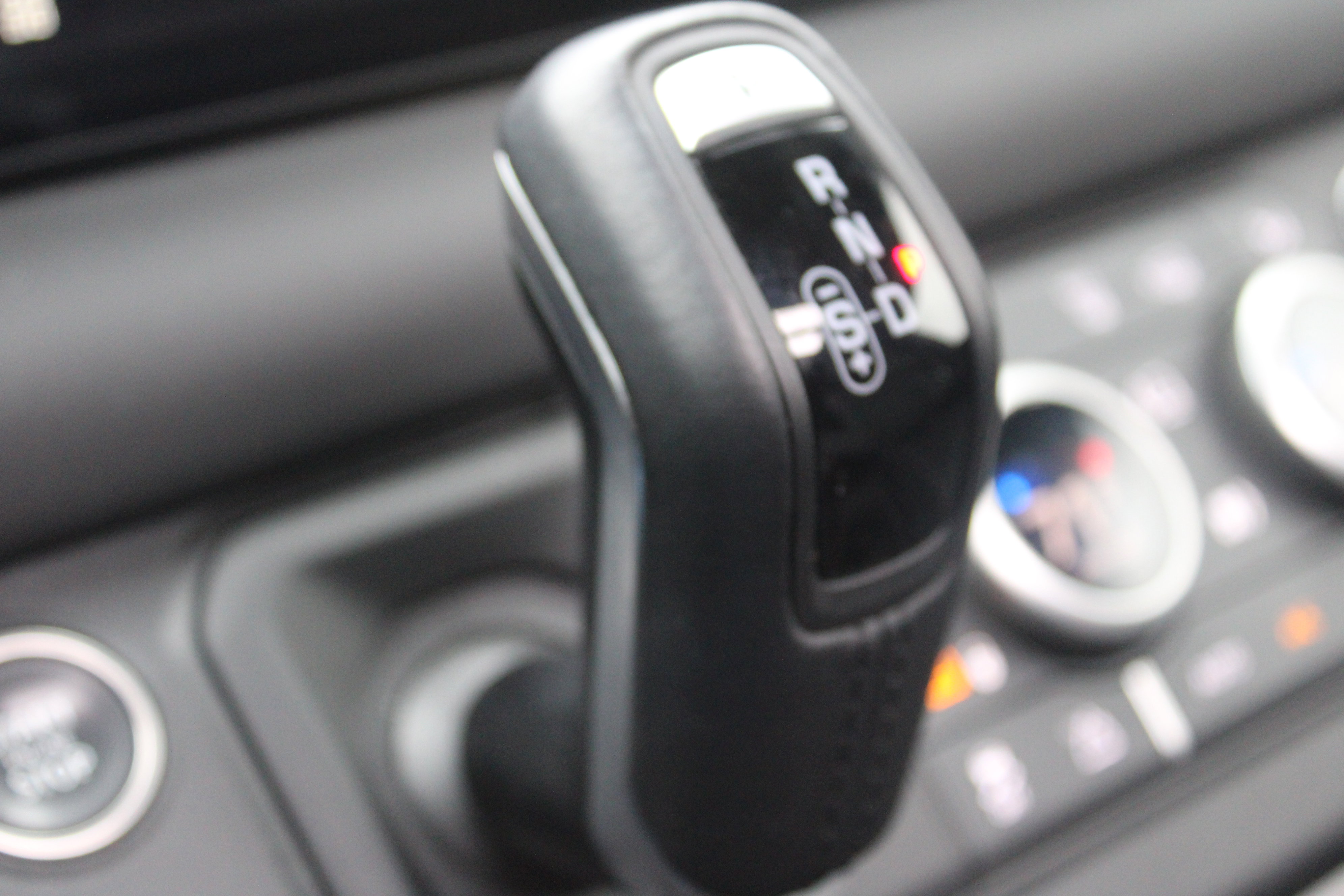 Used 2024 Land Rover Defender 110 S image 26