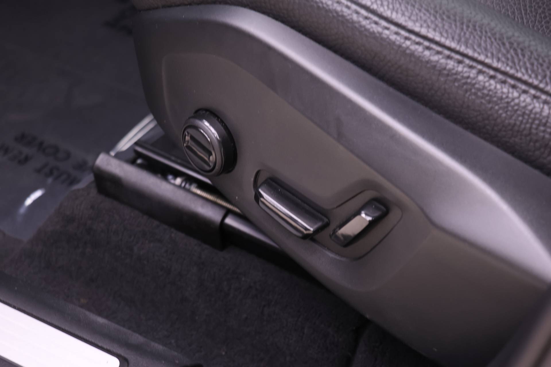 Certified 2024 Volvo XC60 B5 Plus image 19