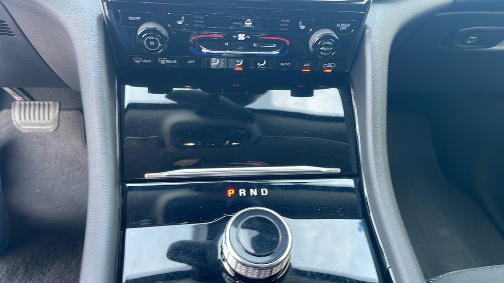 Used 2022 Jeep Grand Cherokee L Laredo w/ Luxury Tech Group I AWD/4WD image 22