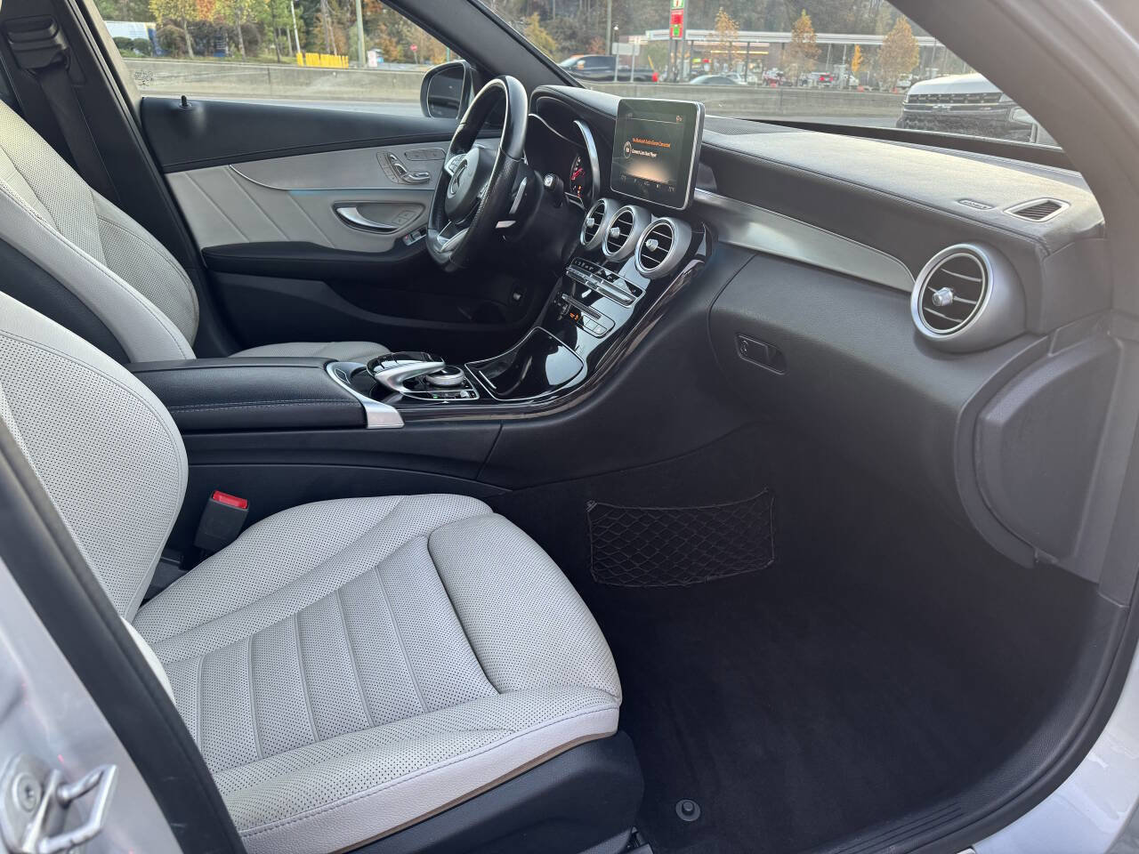 Used 2015 Mercedes-Benz C 400 4MATIC w/ Driver Assistance Package image 13