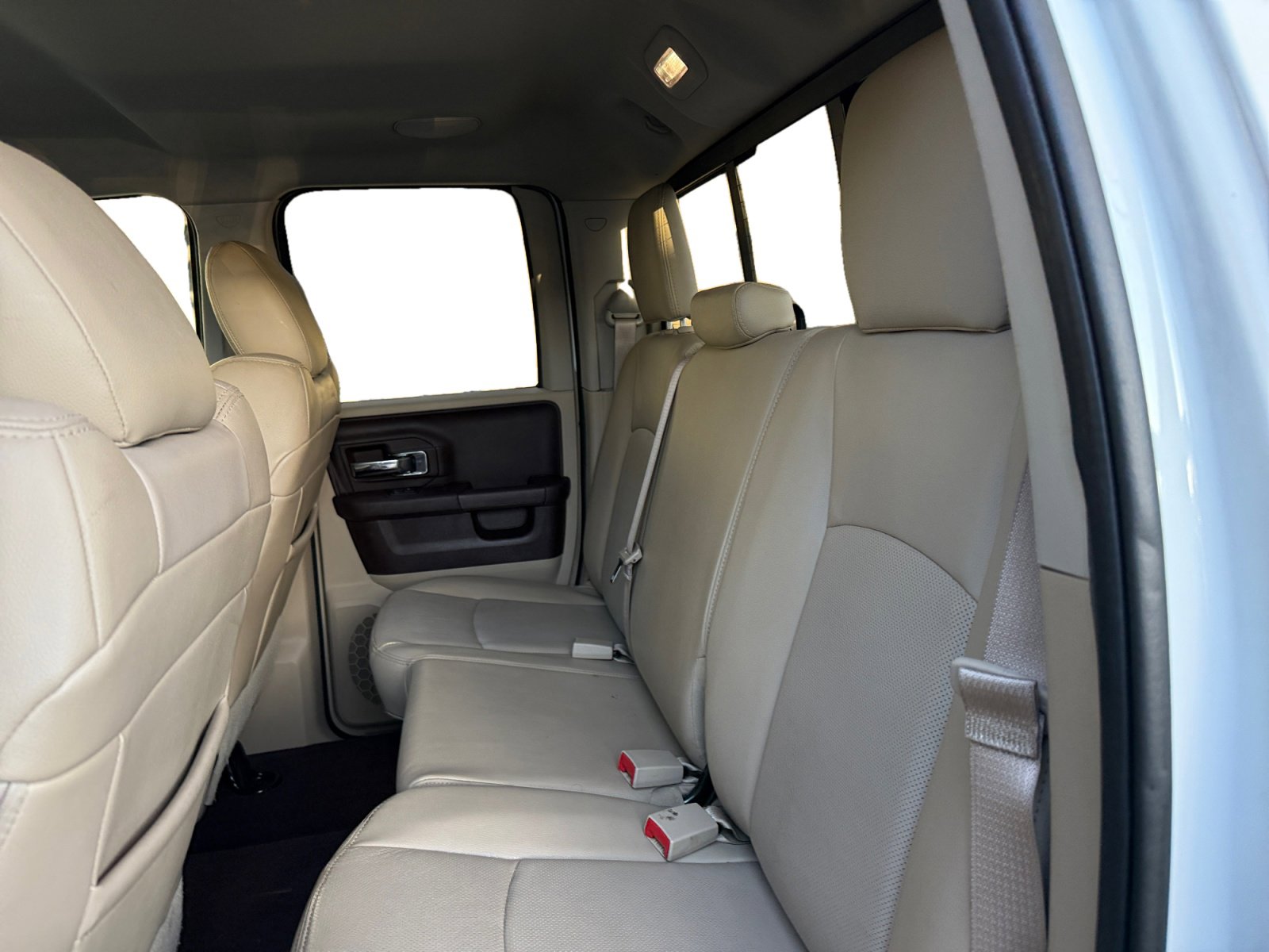 Used 2017 RAM 1500 Laramie AWD/4WD image 8