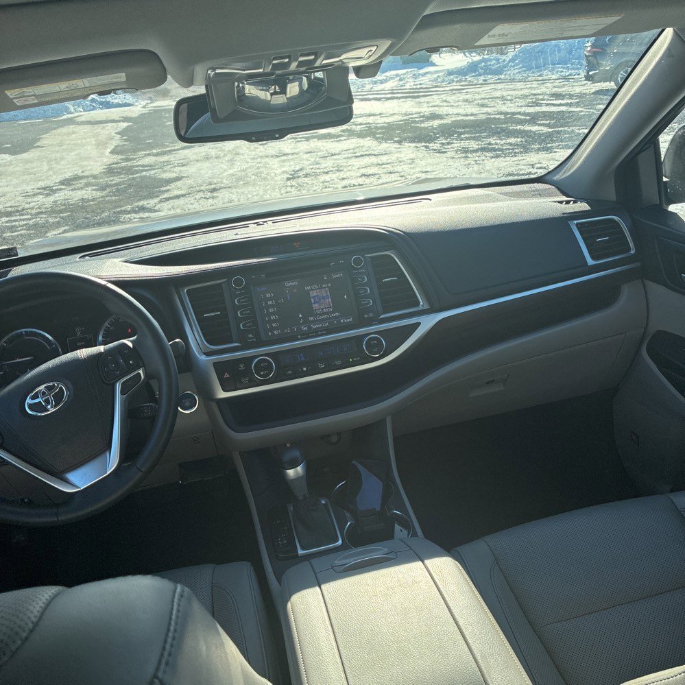 Used 2016 Toyota Highlander Limited Platinum image 4