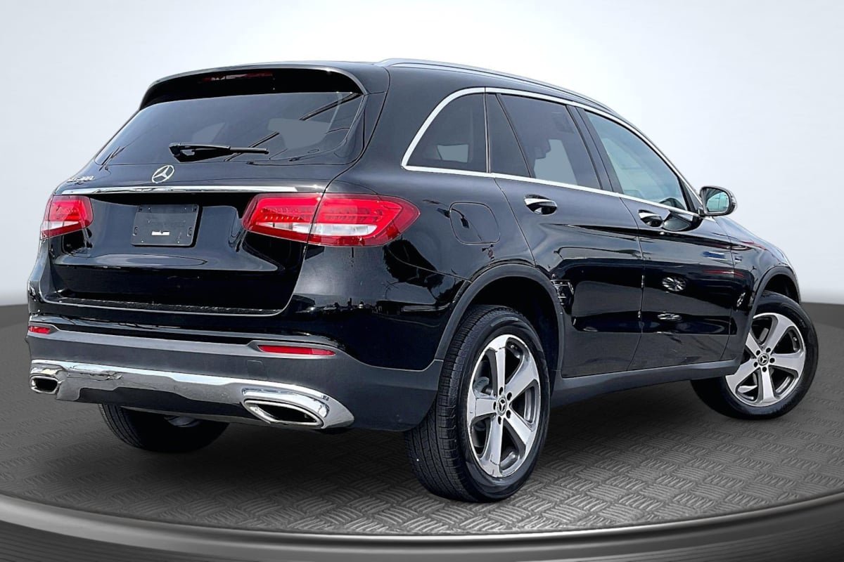Used 2018 Mercedes-Benz GLC 300 w/ Premium Package image 13