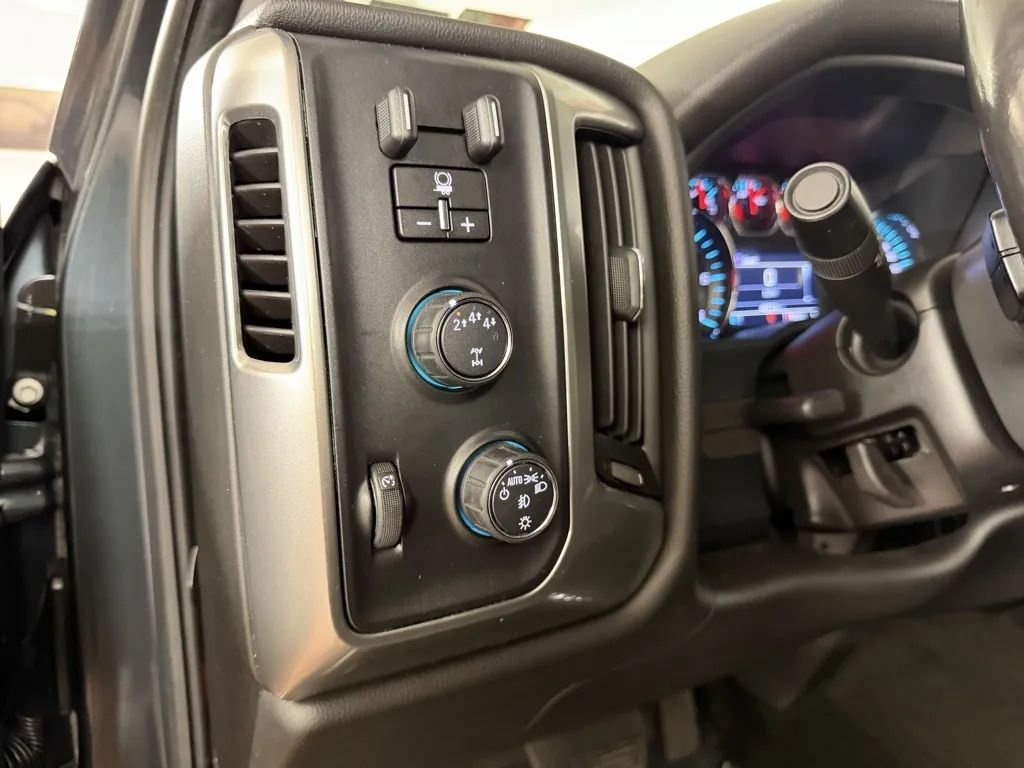 Used 2018 Chevrolet Silverado 2500 LT w/ All Star Edition AWD/4WD image 18