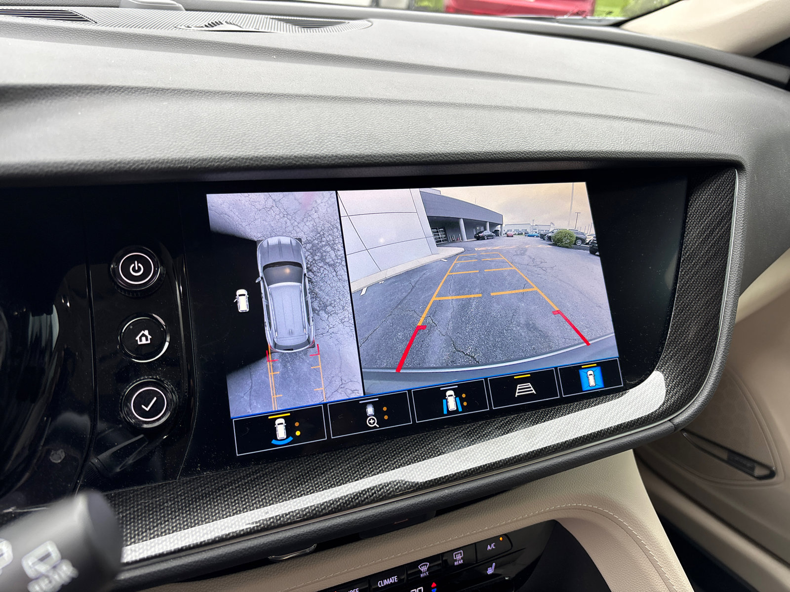 Used 2021 Buick Envision Essence w/ Technology Package I FWD image 20