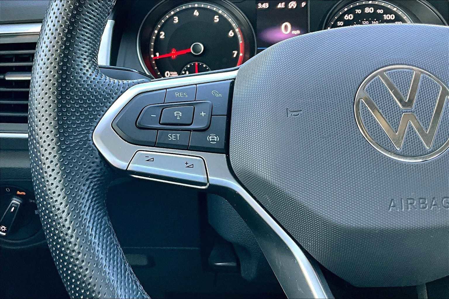 Used 2021 Volkswagen Atlas SE w/ Panoramic Sunroof Package image 21