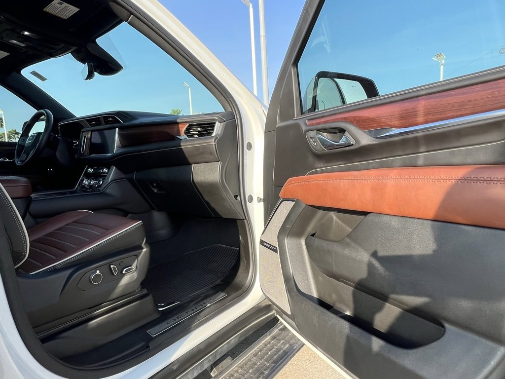 Used 2024 GMC Yukon XL Denali Ultimate image 25