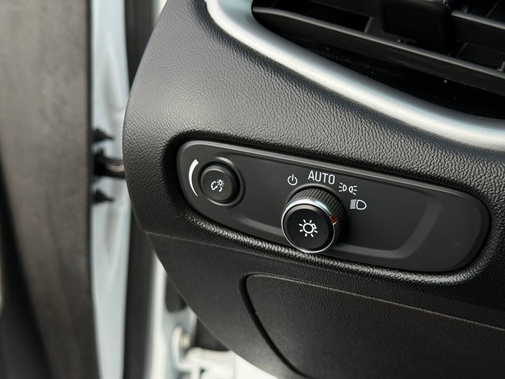 Used 2023 Chevrolet Malibu LT image 32