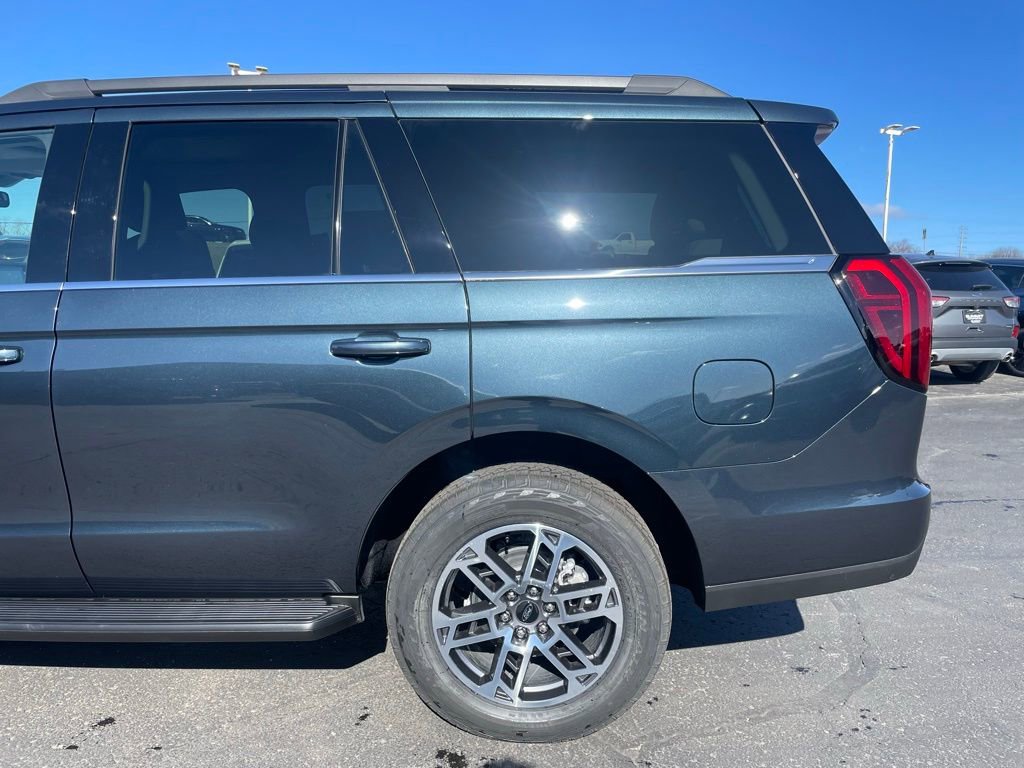 New 2026 Ford Expedition Active image 47