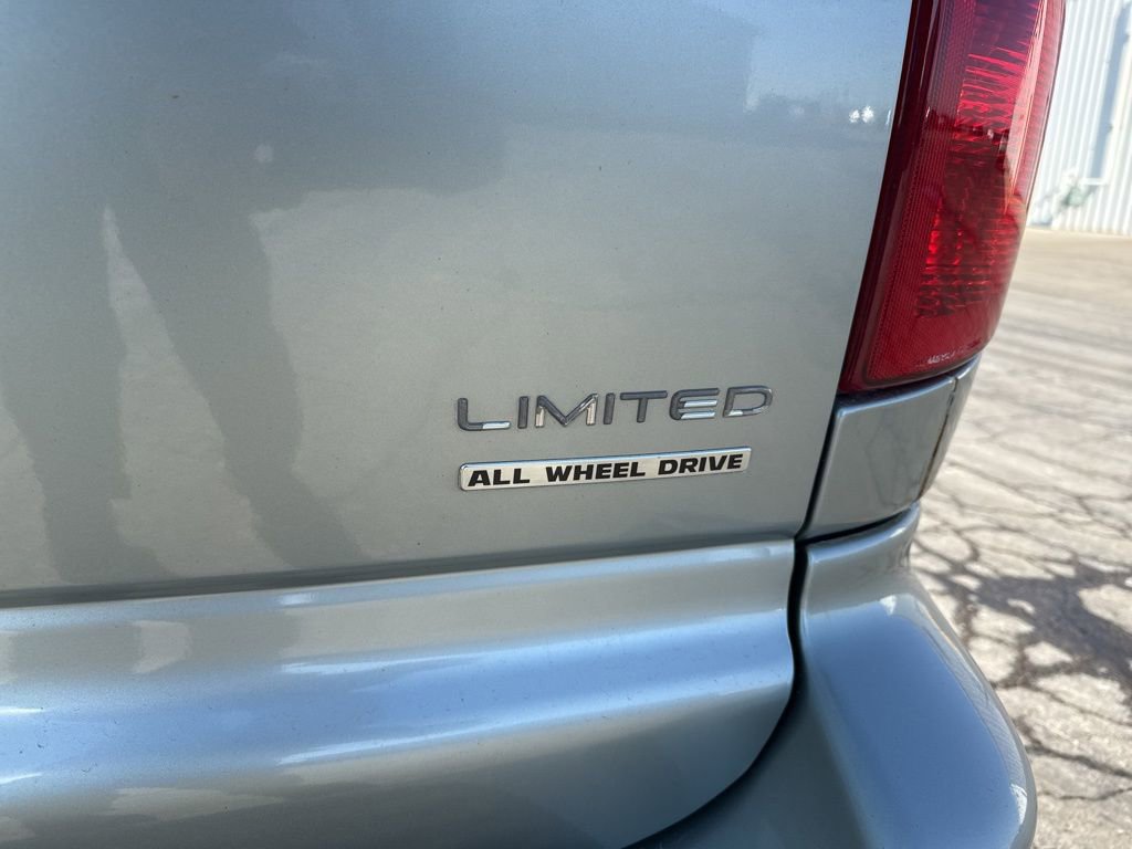 Used 2003 Chrysler Town & Country Limited AWD/4WD image 10