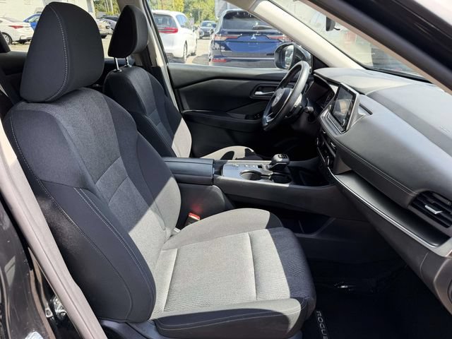 Used 2024 Nissan Rogue SV FWD image 12