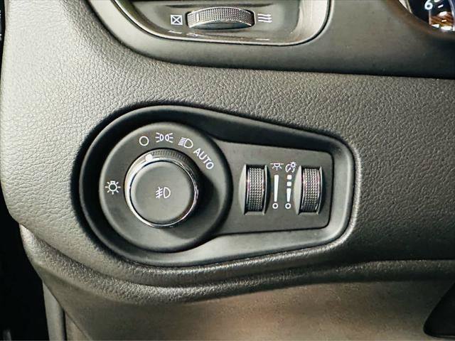 Certified 2023 Jeep Renegade Limited AWD/4WD image 14