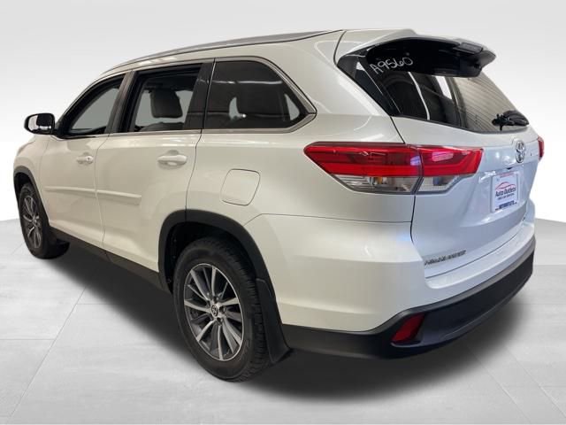 Used 2019 Toyota Highlander XLE image 4