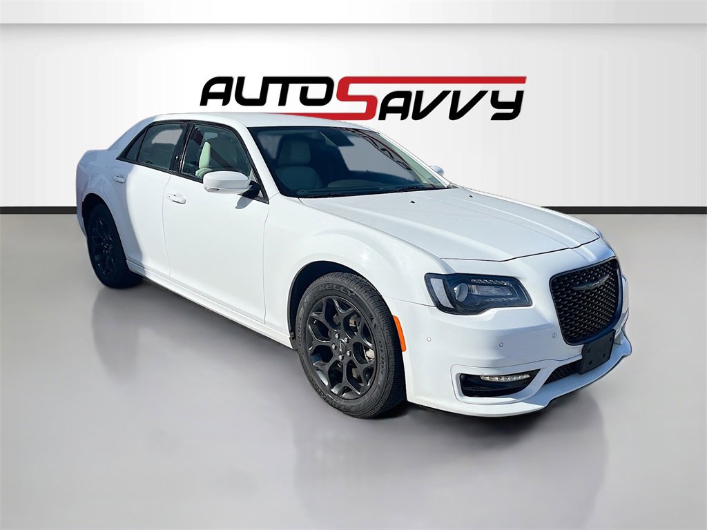 Used 2023 Chrysler 300 Touring L image 1