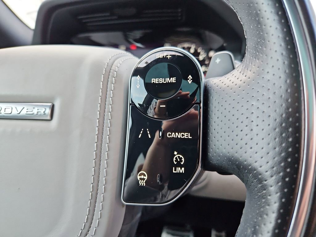 Used 2020 Land Rover Range Rover Evoque First Edition image 12