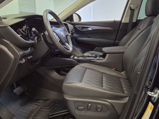 Used 2021 Buick Envision Avenir w/ Technology Package II FWD image 11