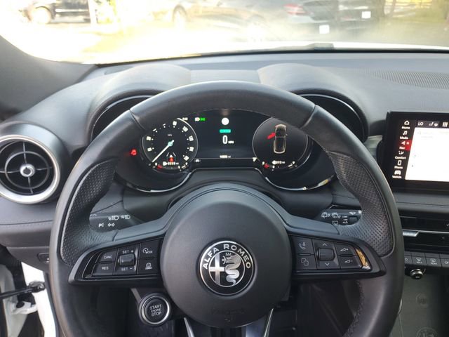 Used 2024 Alfa Romeo Tonale Ti w/ Premium Interior Package image 19