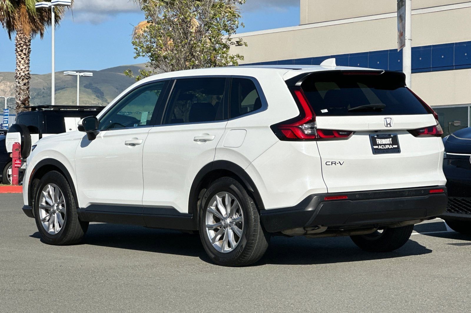 Used 2023 Honda CR-V EX-L image 6