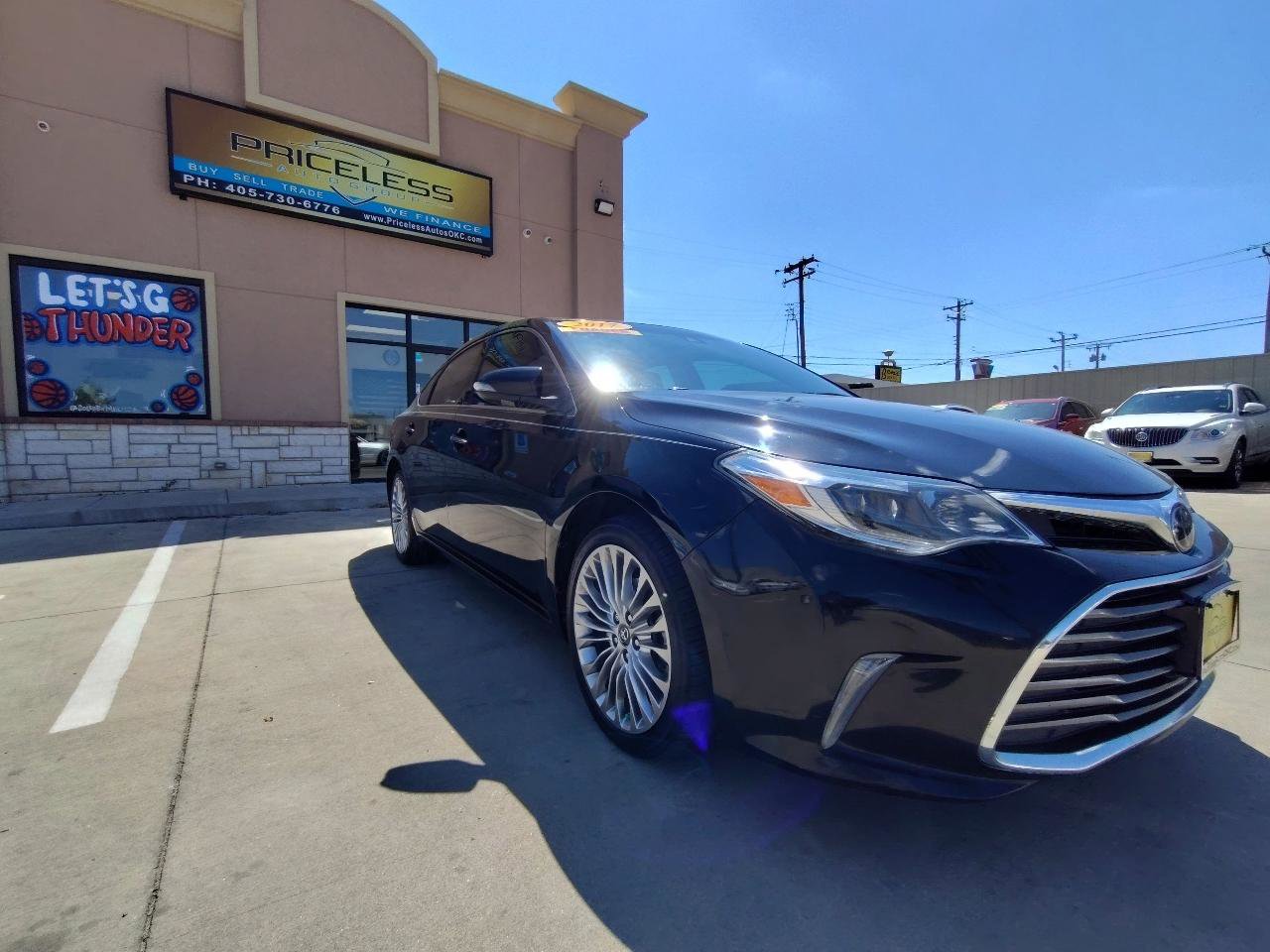 Used 2017 Toyota Avalon Limited FWD image 2