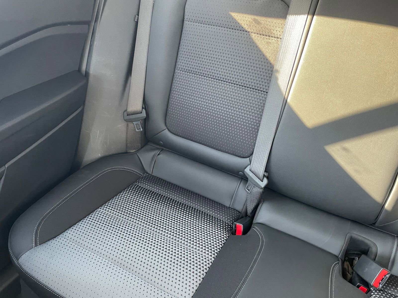 Used 2025 Chevrolet Trax LT image 38