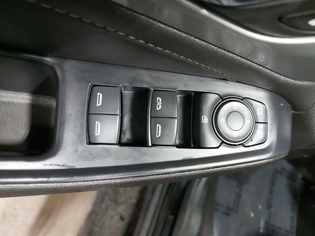 Used 2022 Chevrolet Traverse LT image 28