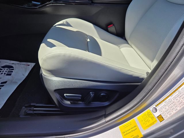 Used 2023 Toyota Prius XLE FWD image 16