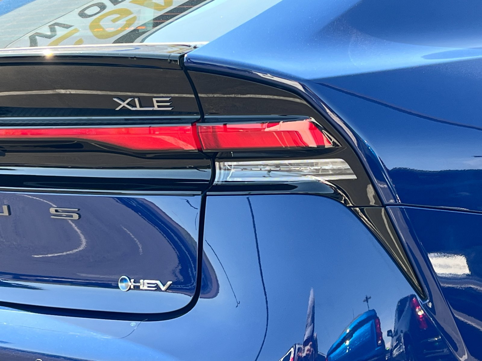 Used 2024 Toyota Prius XLE FWD image 26