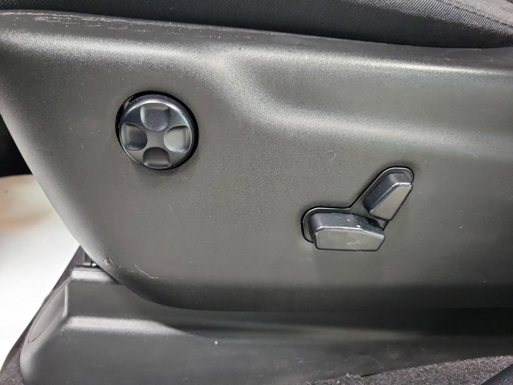 Used 2016 Jeep Grand Cherokee Laredo 75th Anniversary image 32