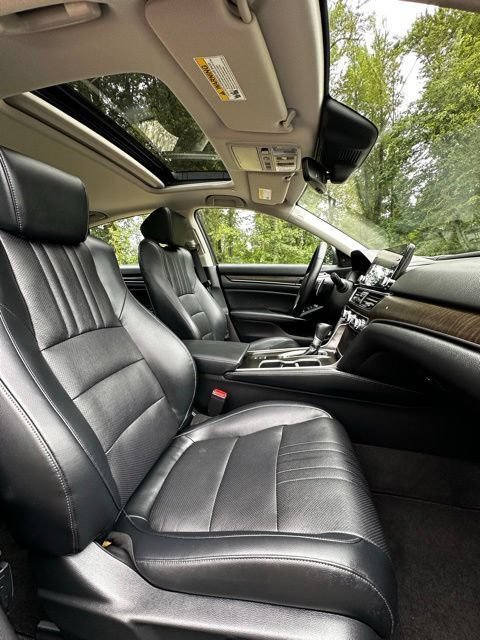Used 2018 Honda Accord Touring image 21
