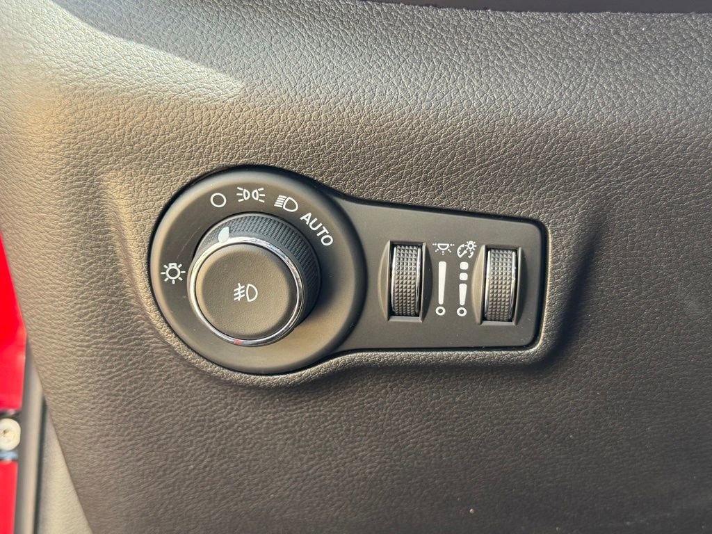 Certified 2025 Jeep Compass Limited AWD/4WD image 29