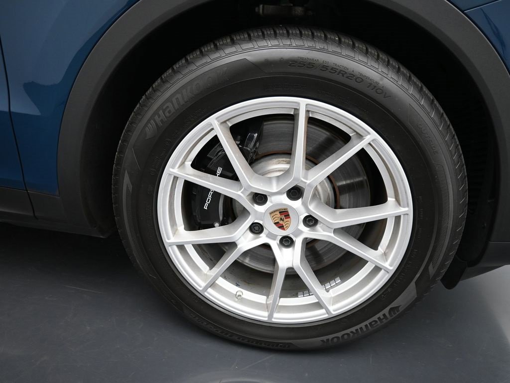 Used 2025 Porsche Cayenne S image 10
