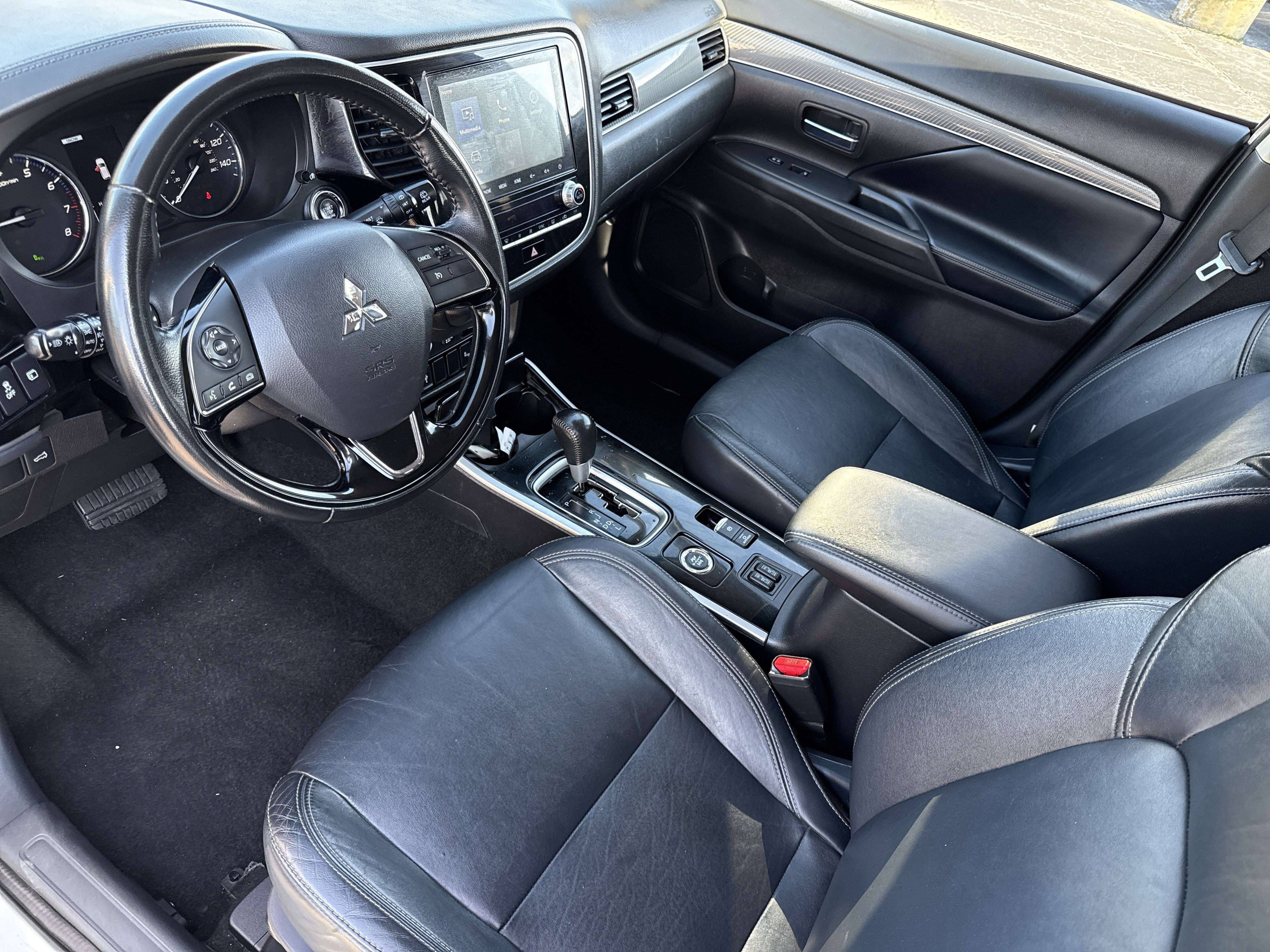 Used 2020 Mitsubishi Outlander AWD image 12