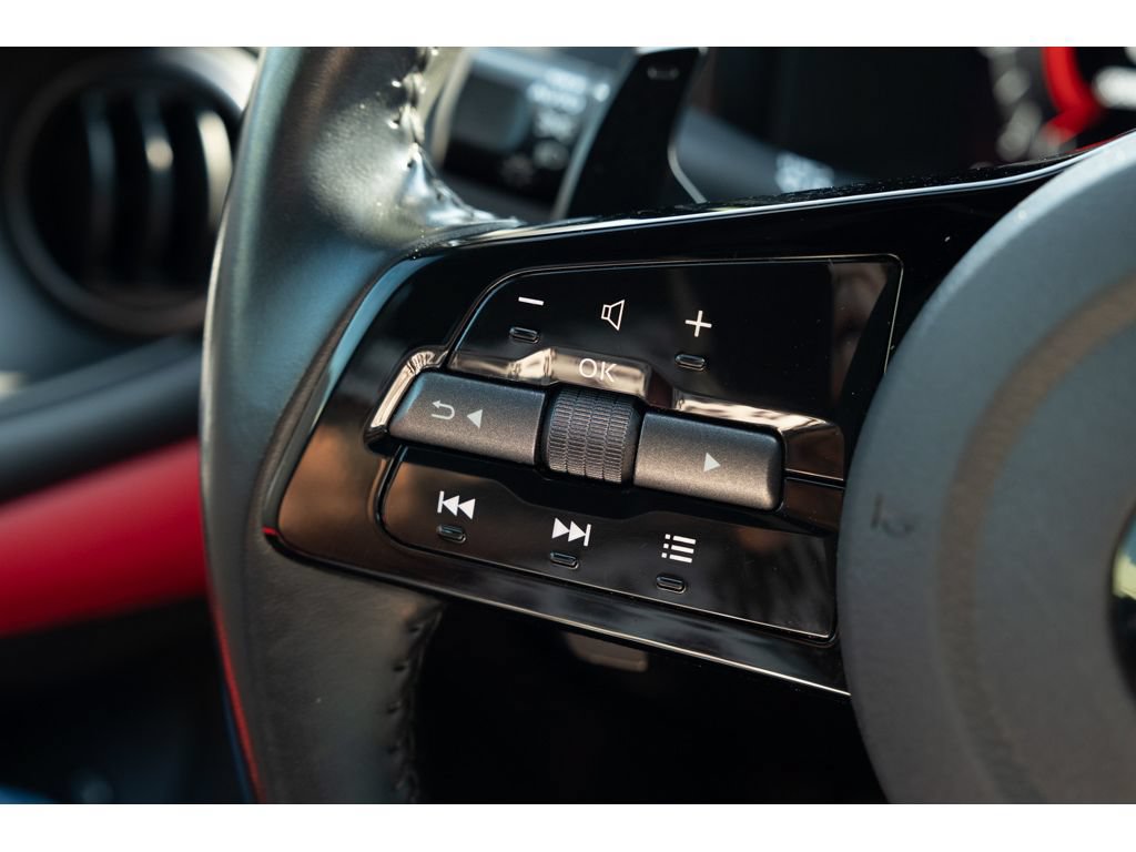 Used 2023 Nissan Z w/ Floor Mat Package (L93) RWD image 16