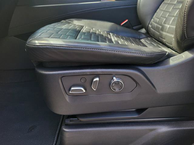 Certified 2023 Cadillac Escalade Sport Platinum w/ LPO, ONYX Package AWD/4WD image 58