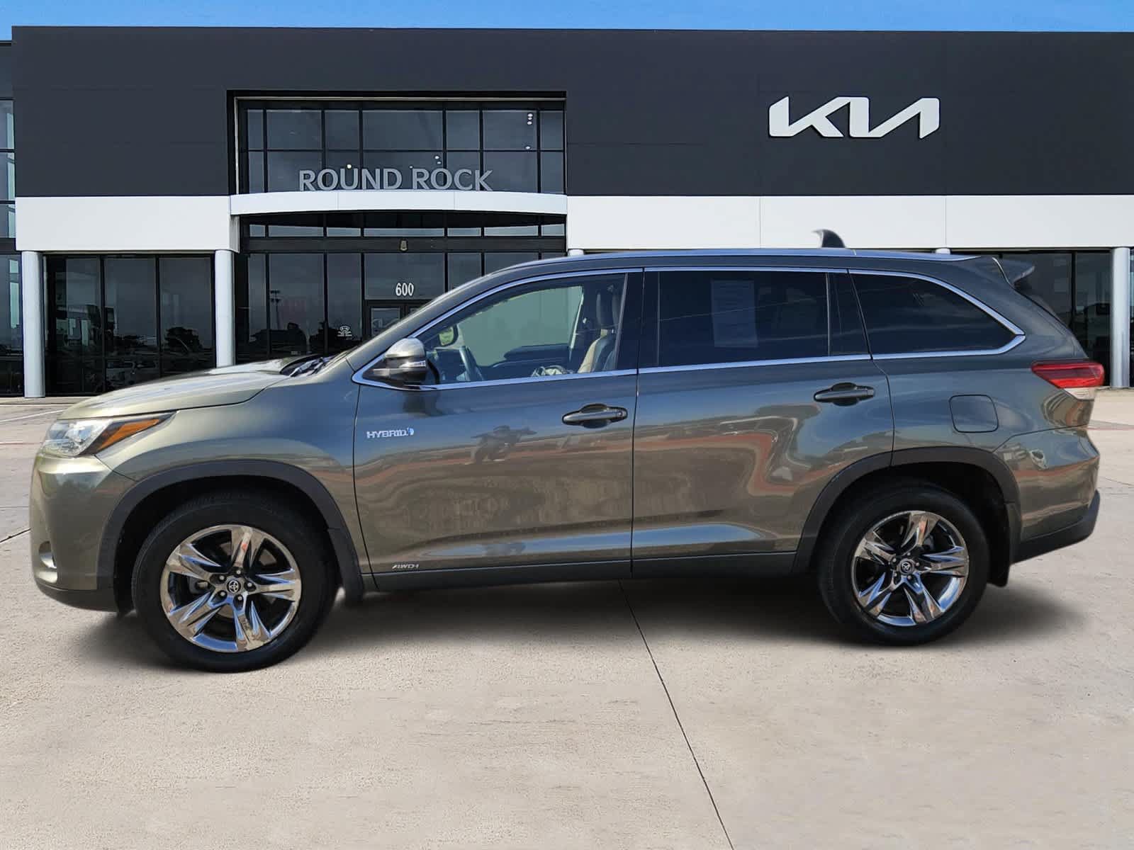 Used 2019 Toyota Highlander Limited Platinum w/ Carpet Mat Package (TMS) AWD/4WD image 4