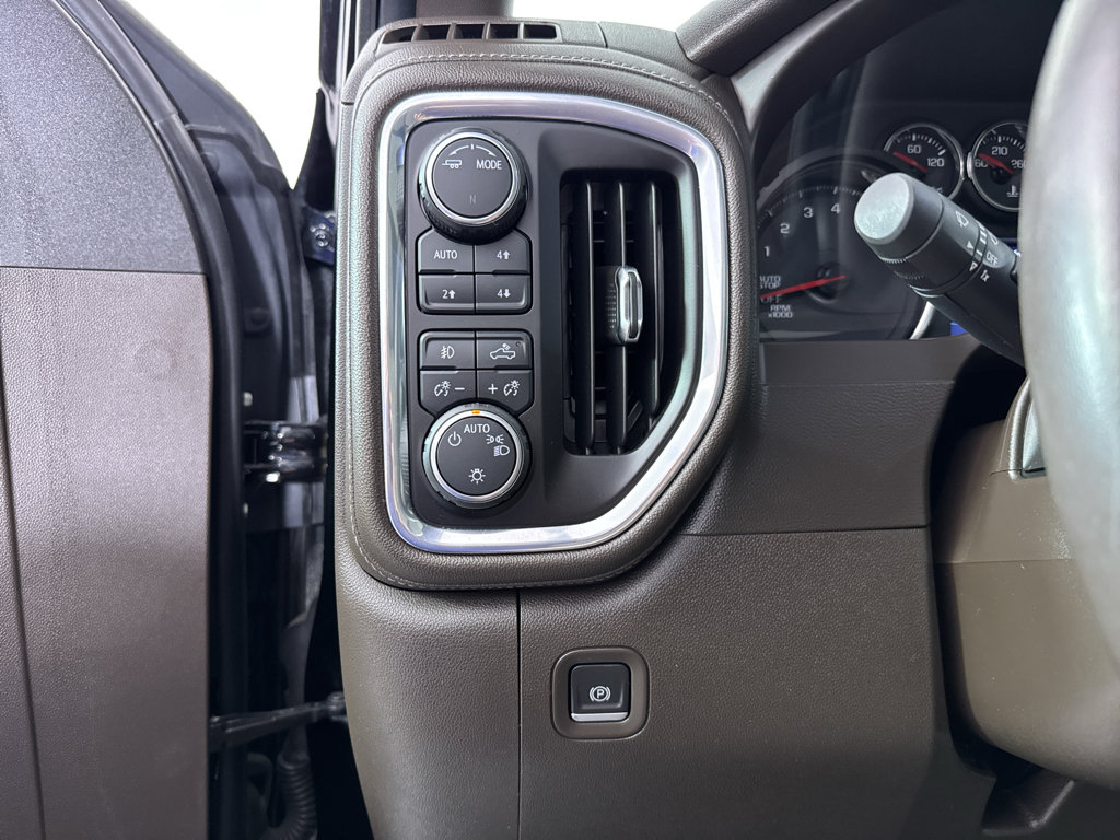 Used 2020 Chevrolet Silverado 1500 LT Trail Boss AWD/4WD image 26