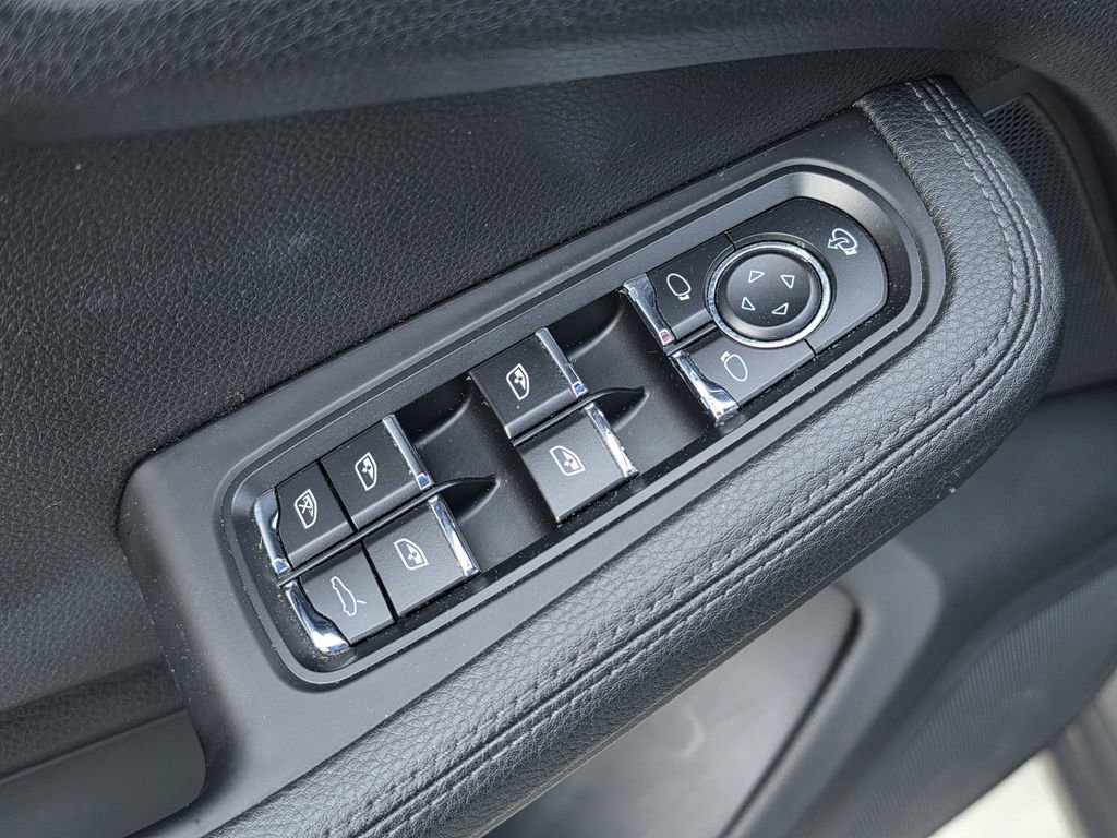 Certified 2023 Porsche Macan image 19